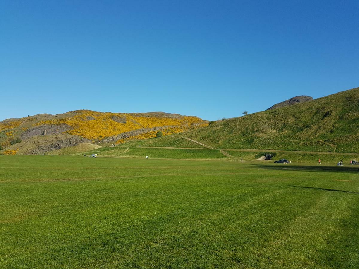 Beautiful Holyrood Park Apartment Эдинбург Экстерьер фото